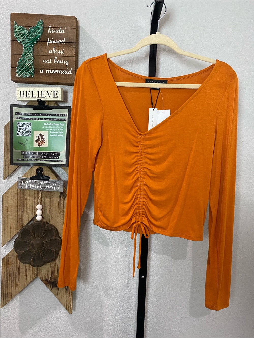 Sanctuary Orange Ruched V-Neck Long Sleeve Top so cute! 18-20ptp 20L